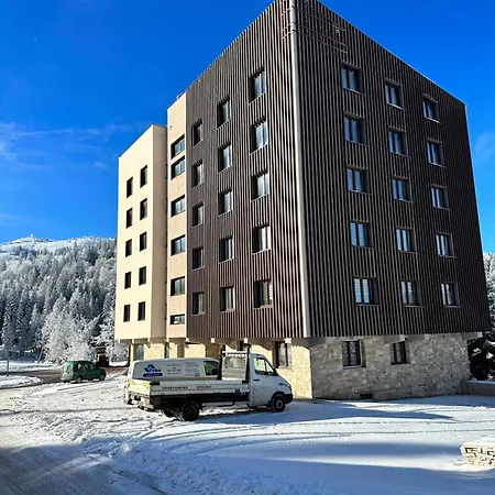 84 Apartmán *